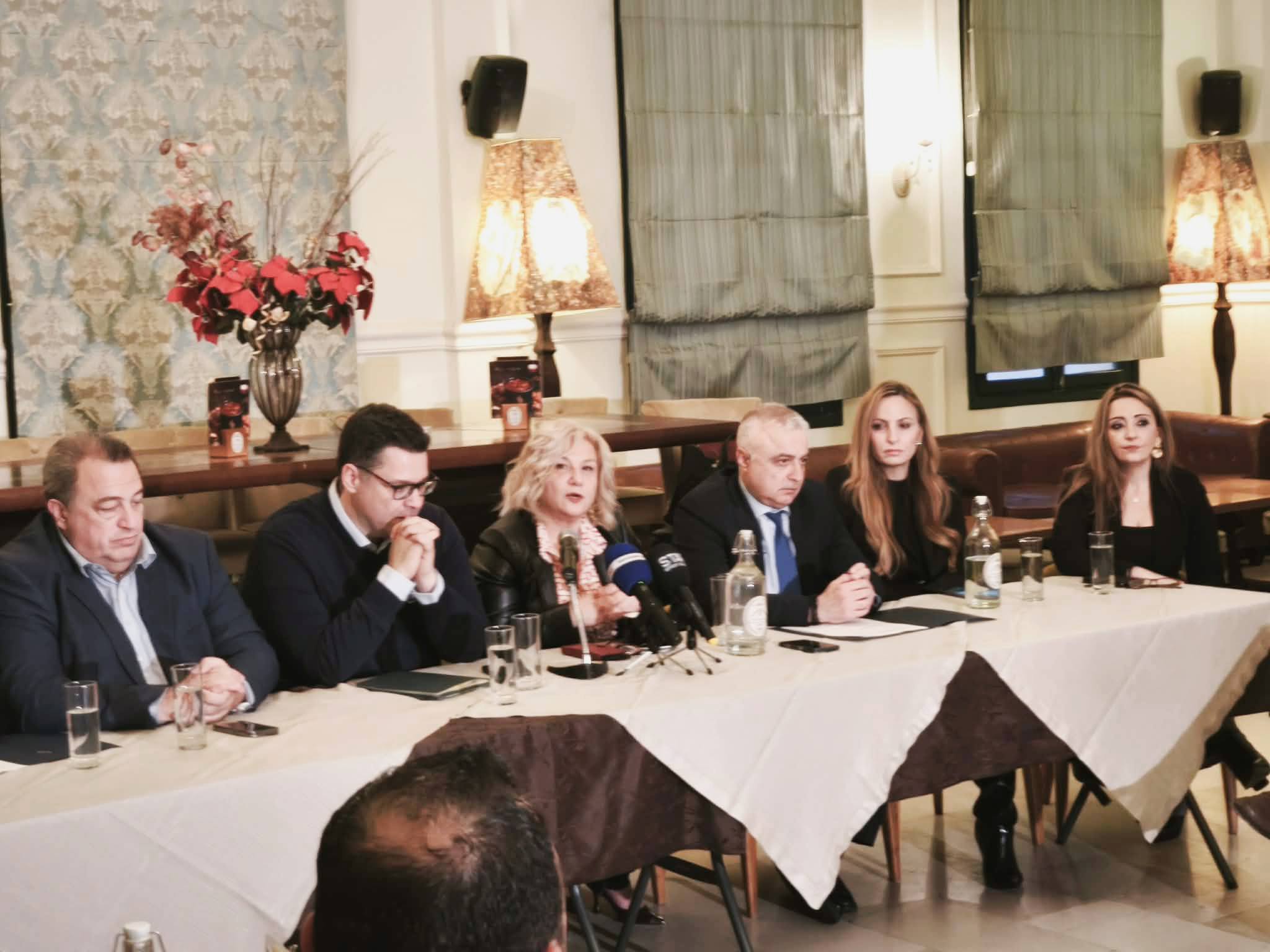 Συνάντηση κυβερνητικού κλιμακίου στην Κομοτηνή με τα μέλη της ΔΕΕΠ Ροδόπης και τον βουλευτή Ε. Στυλιανίδη Συνάντηση κυβερνητικού κλιμακίου στην Κομοτηνή με τα μέλη της ΔΕΕΠ Ροδόπης και τον βουλευτή Ε. Στυλιανίδη