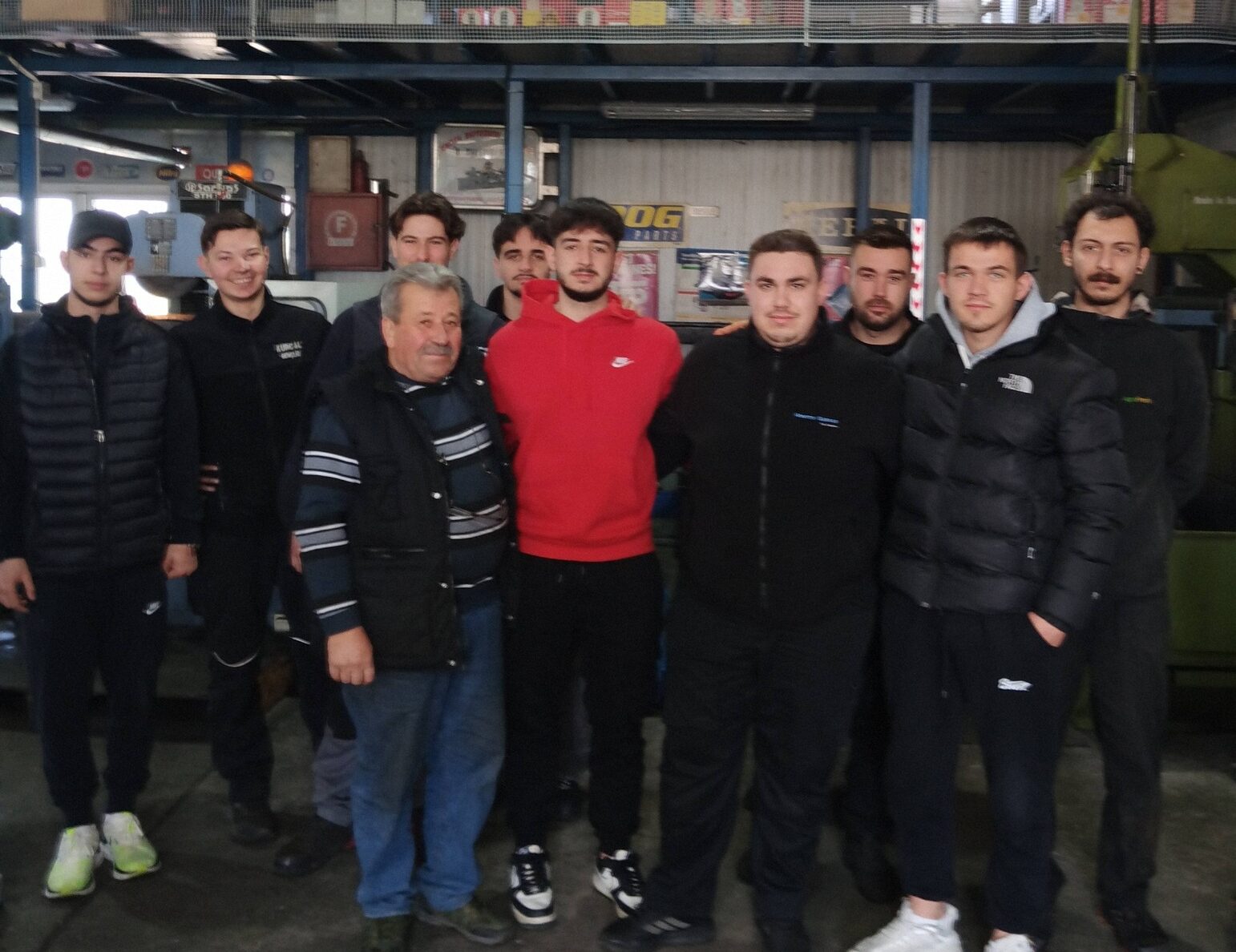 Εκπαιδευτική επίσκεψη μαθητών της ΔΥΠΑ- ΕΠΑΣ Κομοτηνής σε ρεκτιφιέ αυτοκινήτων Εκπαιδευτική επίσκεψη μαθητών της ΔΥΠΑ- ΕΠΑΣ Κομοτηνής σε ρεκτιφιέ αυτοκινήτων