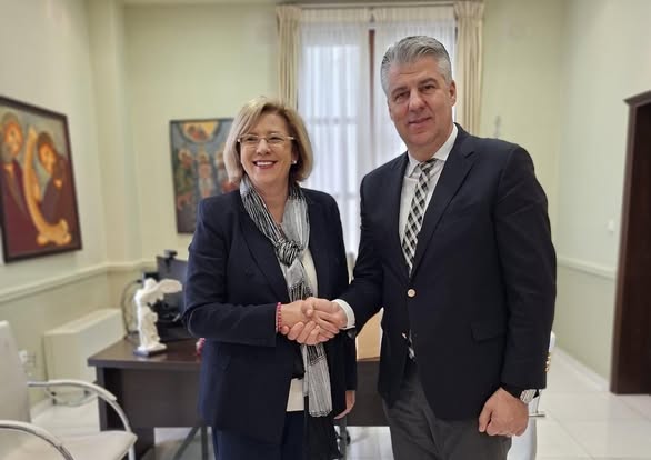 Συνάντηση του περιφερειάρχη ΑΜΘ Χριστόδουλου Τοψίδη με την Γενική Πρόξενο της Ρουμανίας στη Θεσσαλονίκη