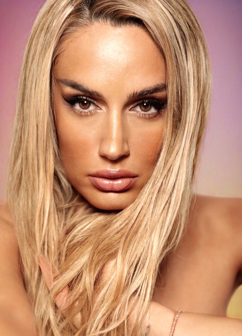 Ελεάννα Αζούκη: «Κοίτα τώρα» στα φουλ τοξικά με τη νέα της κυκλοφορία