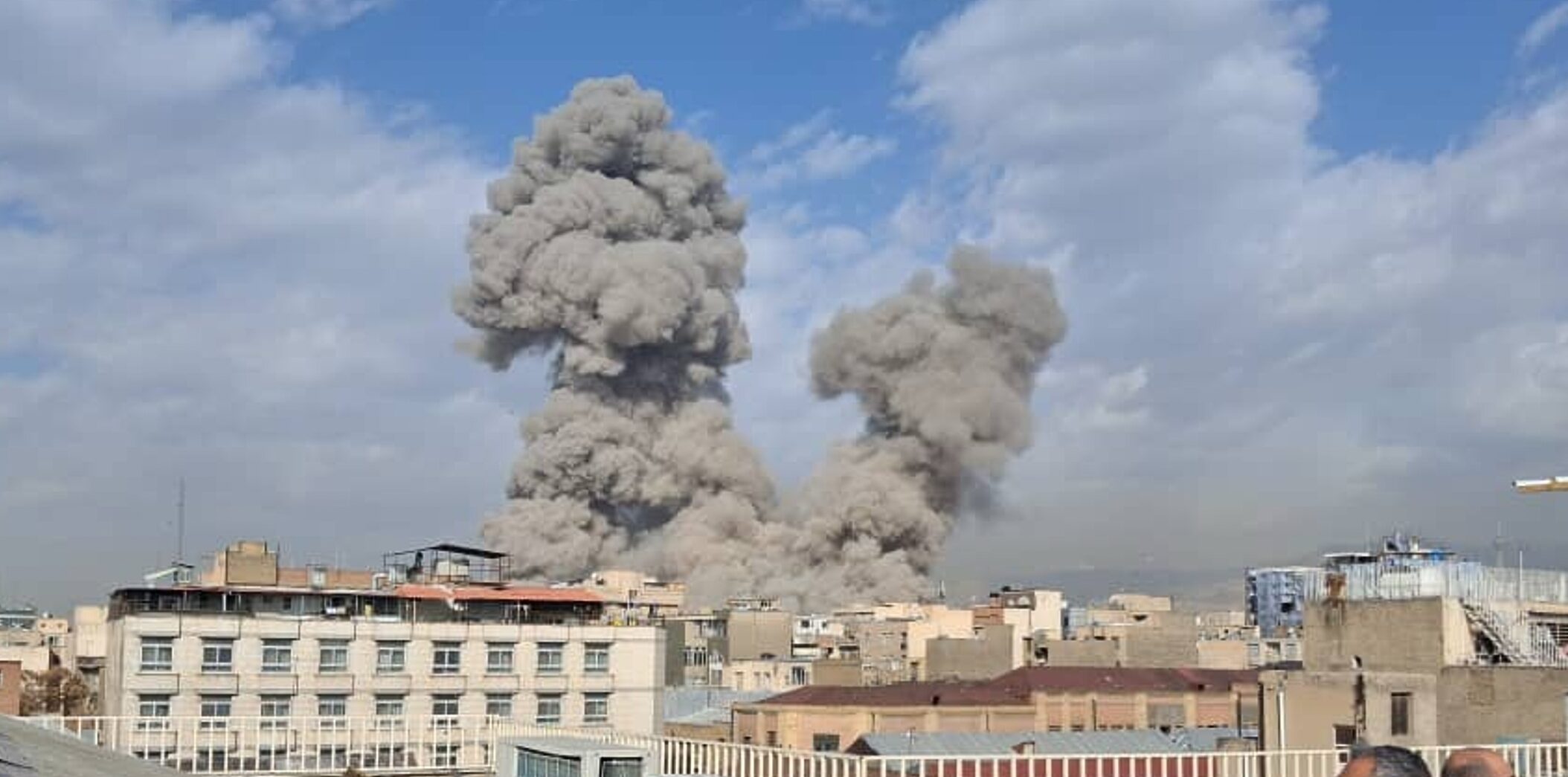 Δημήτρης Τσελέπης: “Τραμπ και Νετανιάχου άνοιξαν το κουτί της Πανδώρας στην Μέση Ανατολή” Δημήτρης Τσελέπης: “Τραμπ και Νετανιάχου άνοιξαν το κουτί της Πανδώρας στην Μέση Ανατολή”