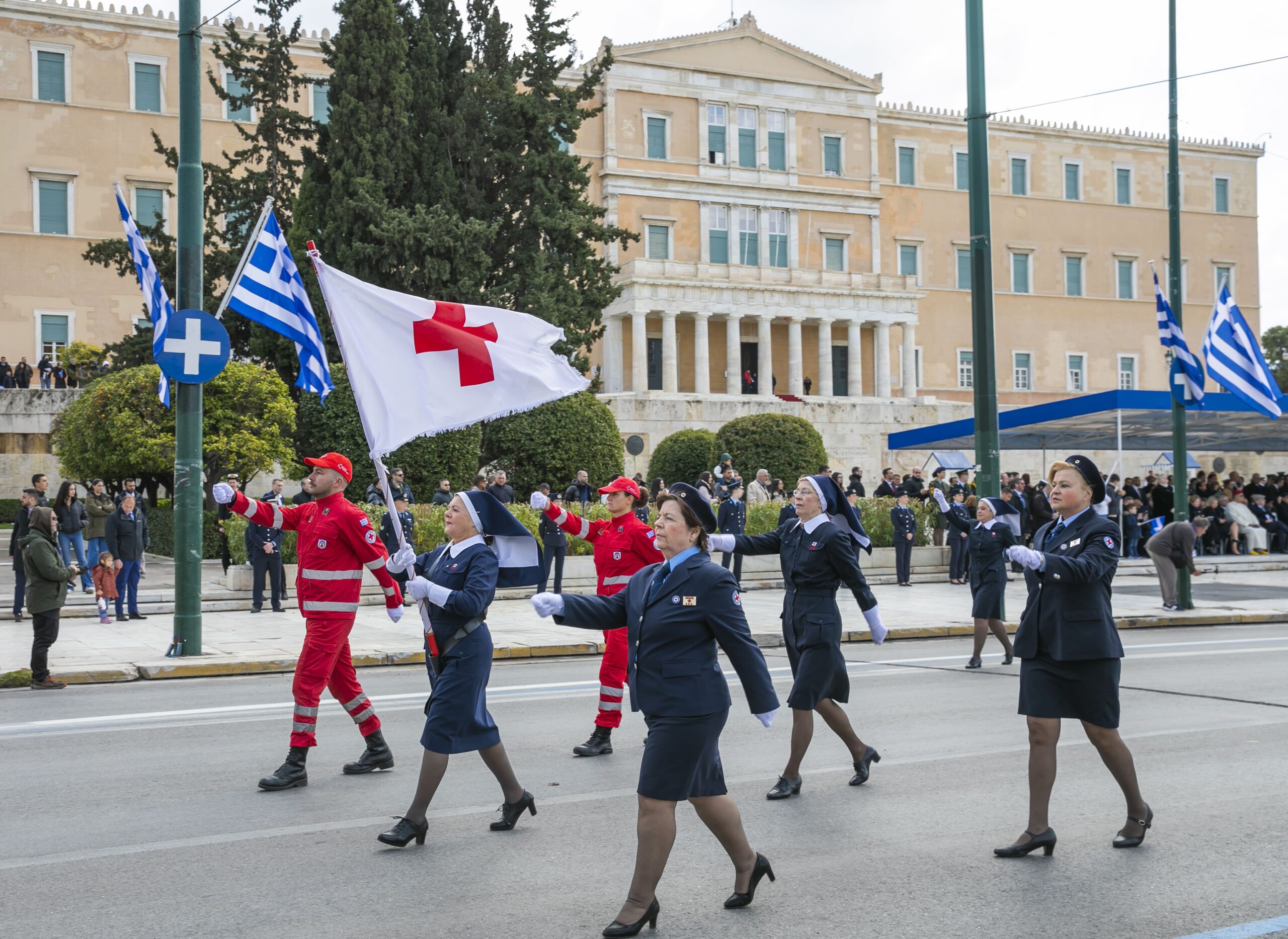 O Ελληνικός Ερυθρός Σταυρός παρέλασε πρώτος στη στρατιωτική παρέλαση της Αθήνας για τον εορτασμό της επετείου της 25ης Μαρτίου