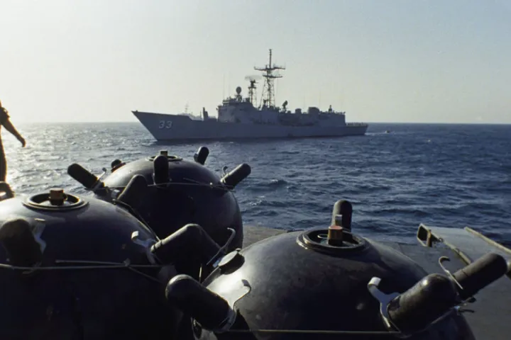 Πόλεμος στη Μ. Ανατολή: Το Ιράν απειλεί με ναρκοθέτηση ολόκληρου του Περσικού Κόλπου Πόλεμος στη Μ. Ανατολή: Το Ιράν απειλεί με ναρκοθέτηση ολόκληρου του Περσικού Κόλπου