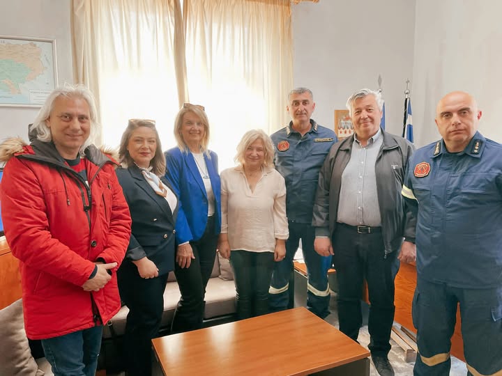 Επίσκεψη της ΔΕΕΠ Ροδόπης στην Πυροσβεστική Υπηρεσία Κομοτηνής Επίσκεψη της ΔΕΕΠ Ροδόπης στην Πυροσβεστική Υπηρεσία Κομοτηνής