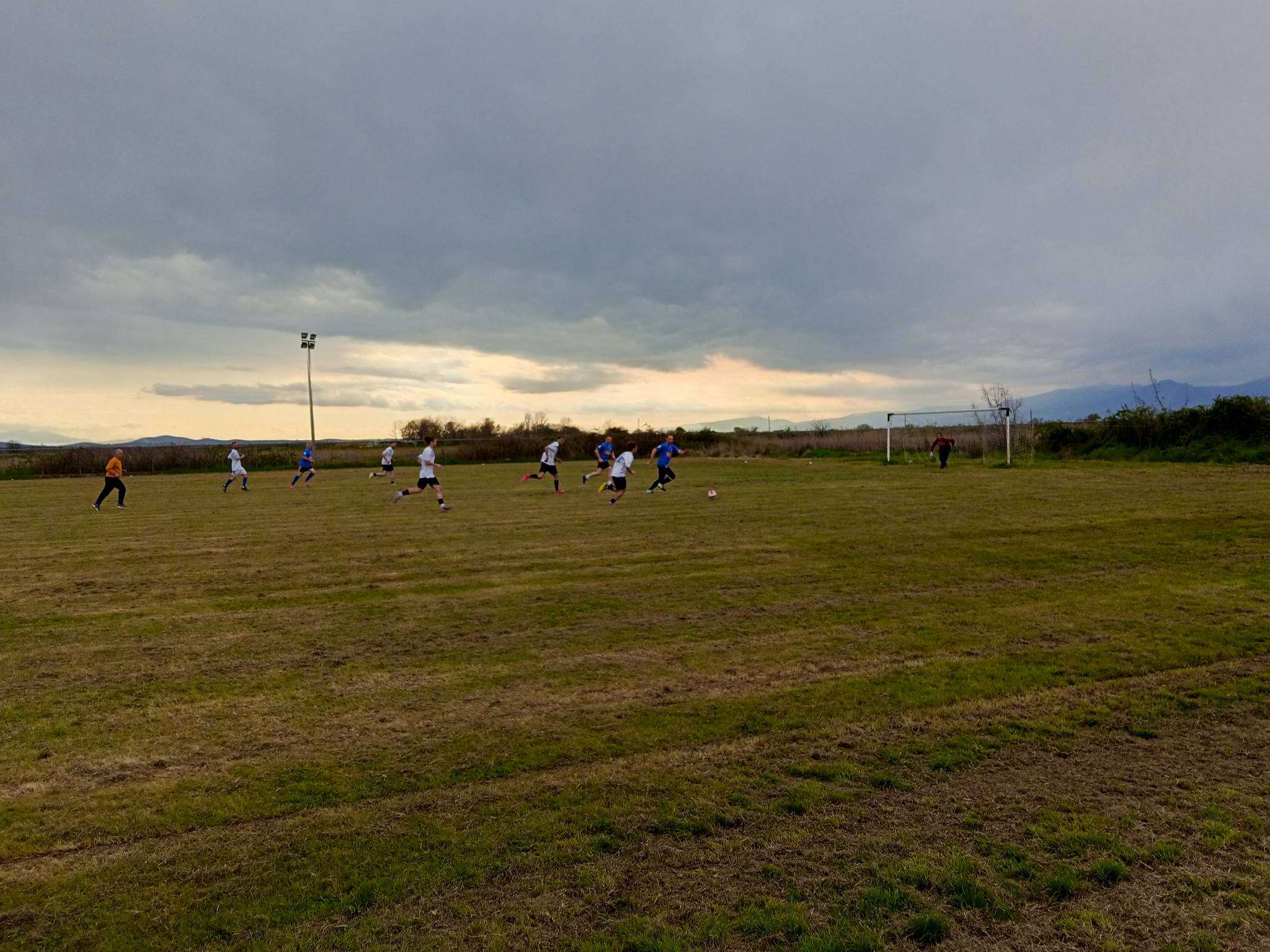 Ποδοσφαιρικός αγώνας στη Διαλαμπή μεταξύ Παλαίμαχων και Νέων Ποδοσφαιρικός αγώνας στη Διαλαμπή μεταξύ Παλαίμαχων και Νέων