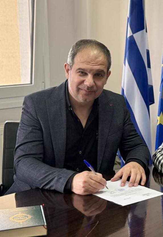 Ο Αμέτ Ιμπράμ δημοτικός υπάλληλος στο Δήμο Αρριανών