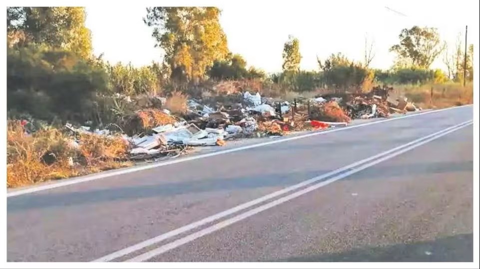 Χρήματα στους δήμους για τα σκουπίδια στο Περιφερειακό οδικό δίκτυο Χρήματα στους δήμους για τα σκουπίδια στο Περιφερειακό οδικό δίκτυο