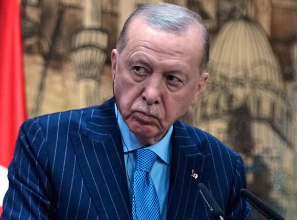 Πίεση στην Ευρώπη ασκεί ο Ερντογάν: “Η ένταξη στην ΕΕ δεν αποτελεί πλέον προτεραιότητα για την Τουρκία” Πίεση στην Ευρώπη ασκεί ο Ερντογάν: “Η ένταξη στην ΕΕ δεν αποτελεί πλέον προτεραιότητα για την Τουρκία”
