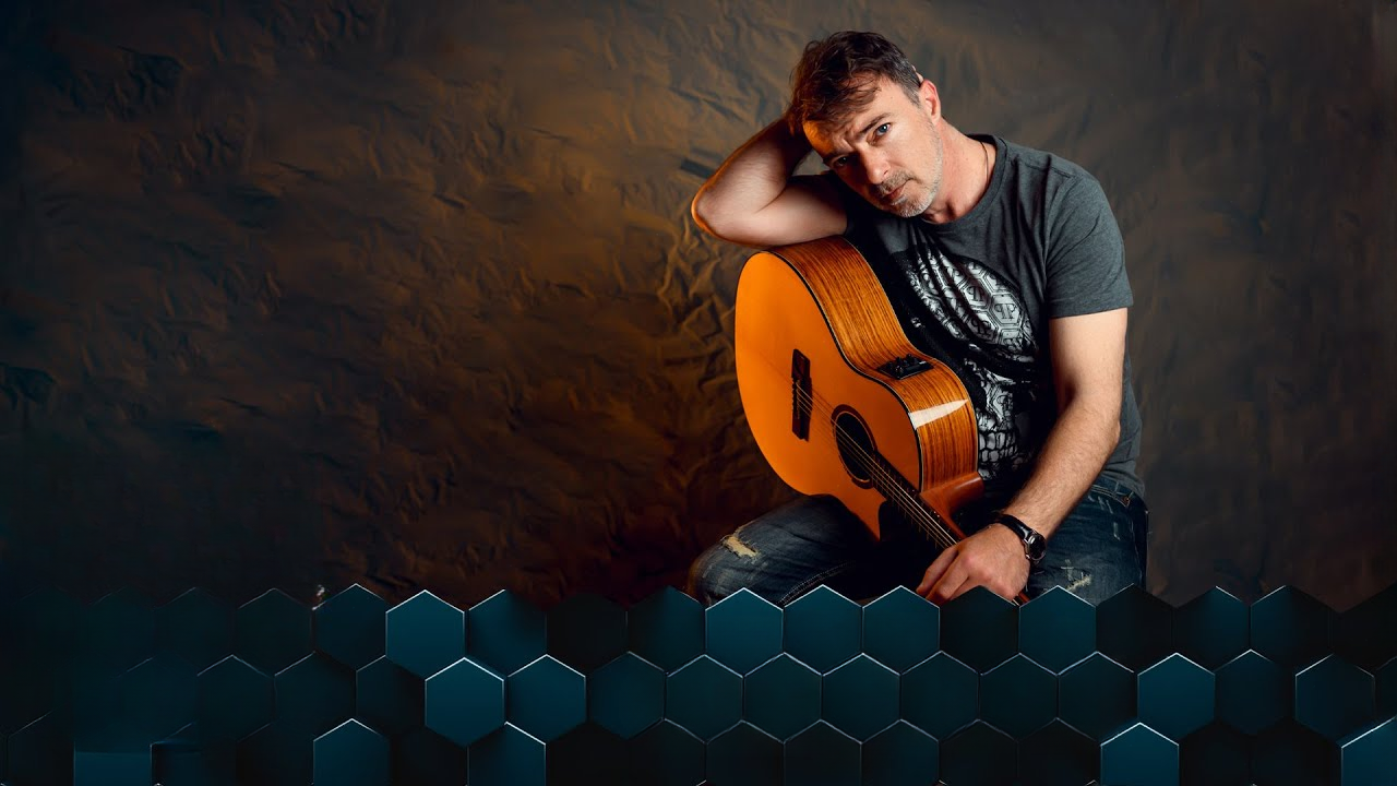 Νίκος Γεραλής – «Με Εσένα βλέπω άλλα» (Νέο τραγούδι)