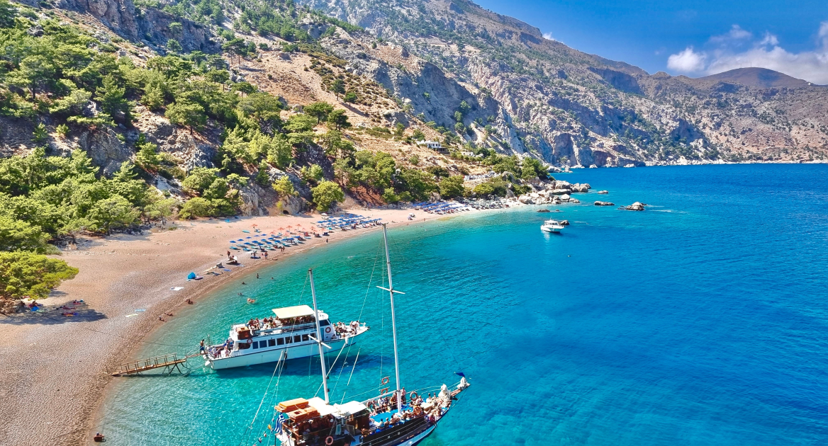 Ποιο ελληνικό νησί αποτελεί πρώτη επιλογή για αυθεντικές και ανέμελες διακοπές στην Ευρώπη;