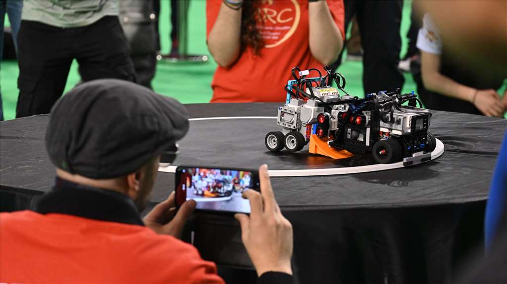 Ηράκλειο – Παγκόσμιος Διαγωνισμός Ρομποτικής: Μια Ολυμπιάδα Τεχνολογίας στα «Δύο Αοράκια»