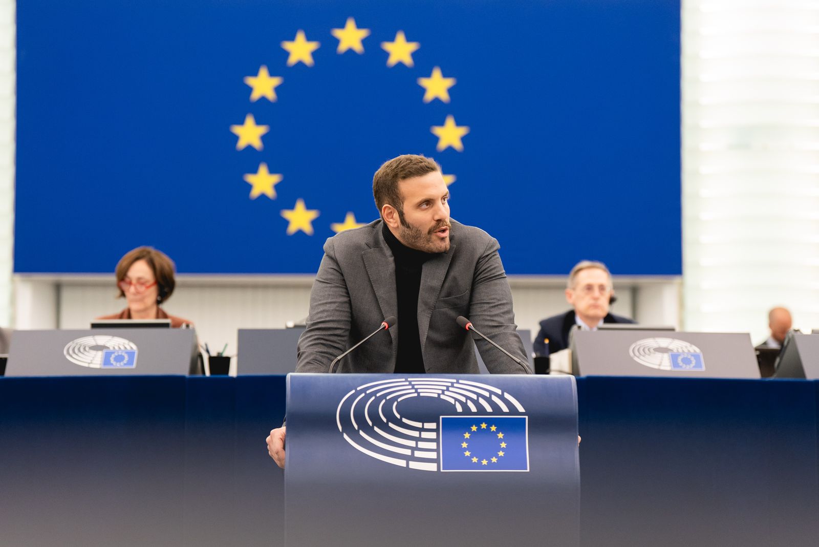 Νίκος Παππάς: «Τα θύματα χρειάζονται προστασία, όχι επαναλαμβανόμενη έκθεση»