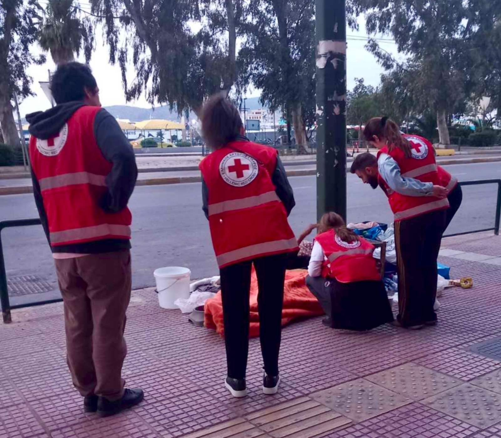 Ο Ελληνικός Ερυθρός Σταυρός υλοποίησε νυκτερινή δράση υποστήριξης αστέγων