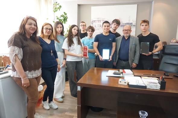 Επίσκεψη μαθητών του 3ου Πειραματικού ΓΕΛ Κομοτηνής στον Δήμαρχο Γιάννη Γκαράνη