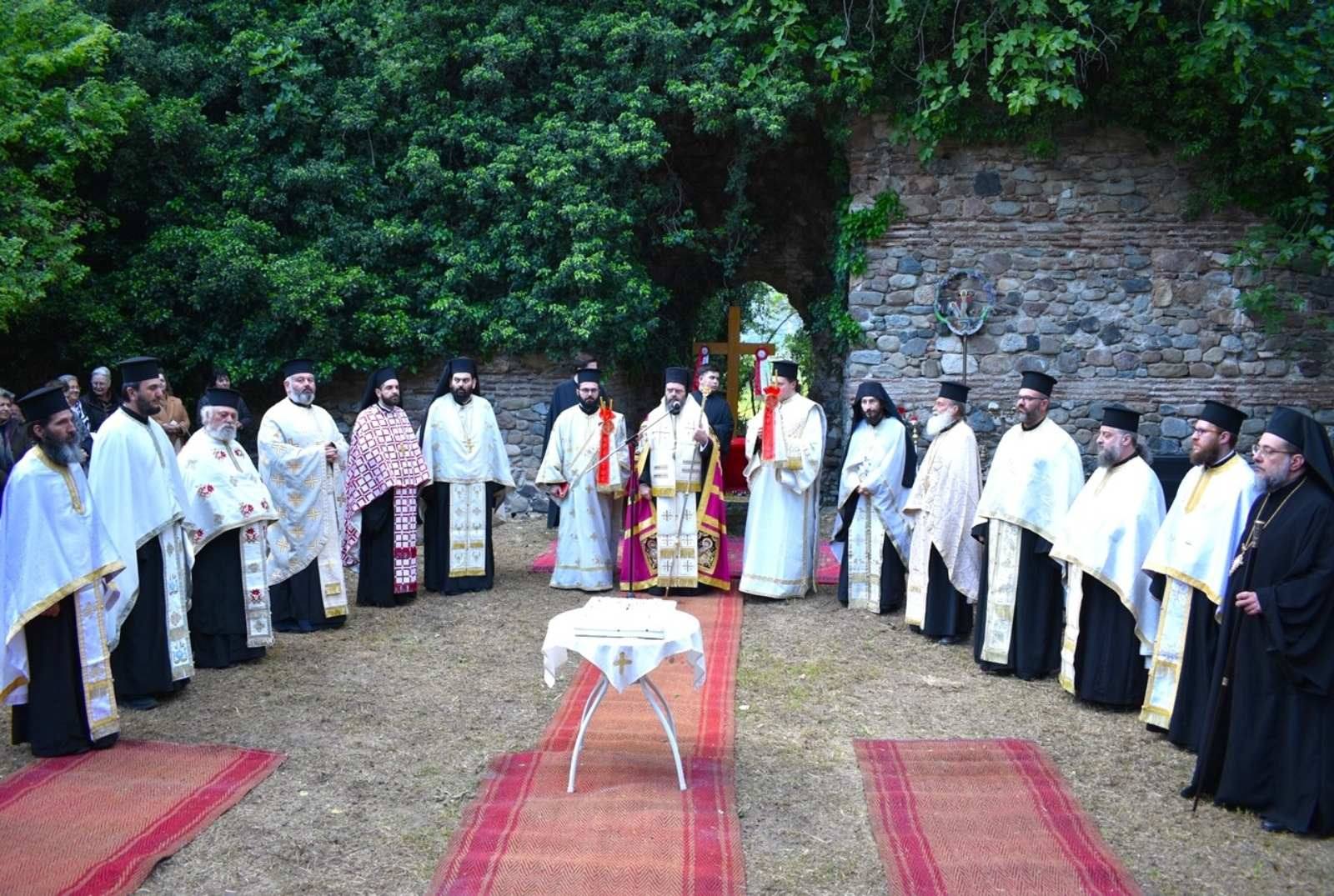 Με μεγάλη συμμετοχή κόσμου και παραδοσιακό γλέντι πραγματοποιήθηκε η εκδήλωση  για τον εορτασμό του Αγίου Θεοφάνους  στους Αμαξάδες Ροδόπης (φωτος)