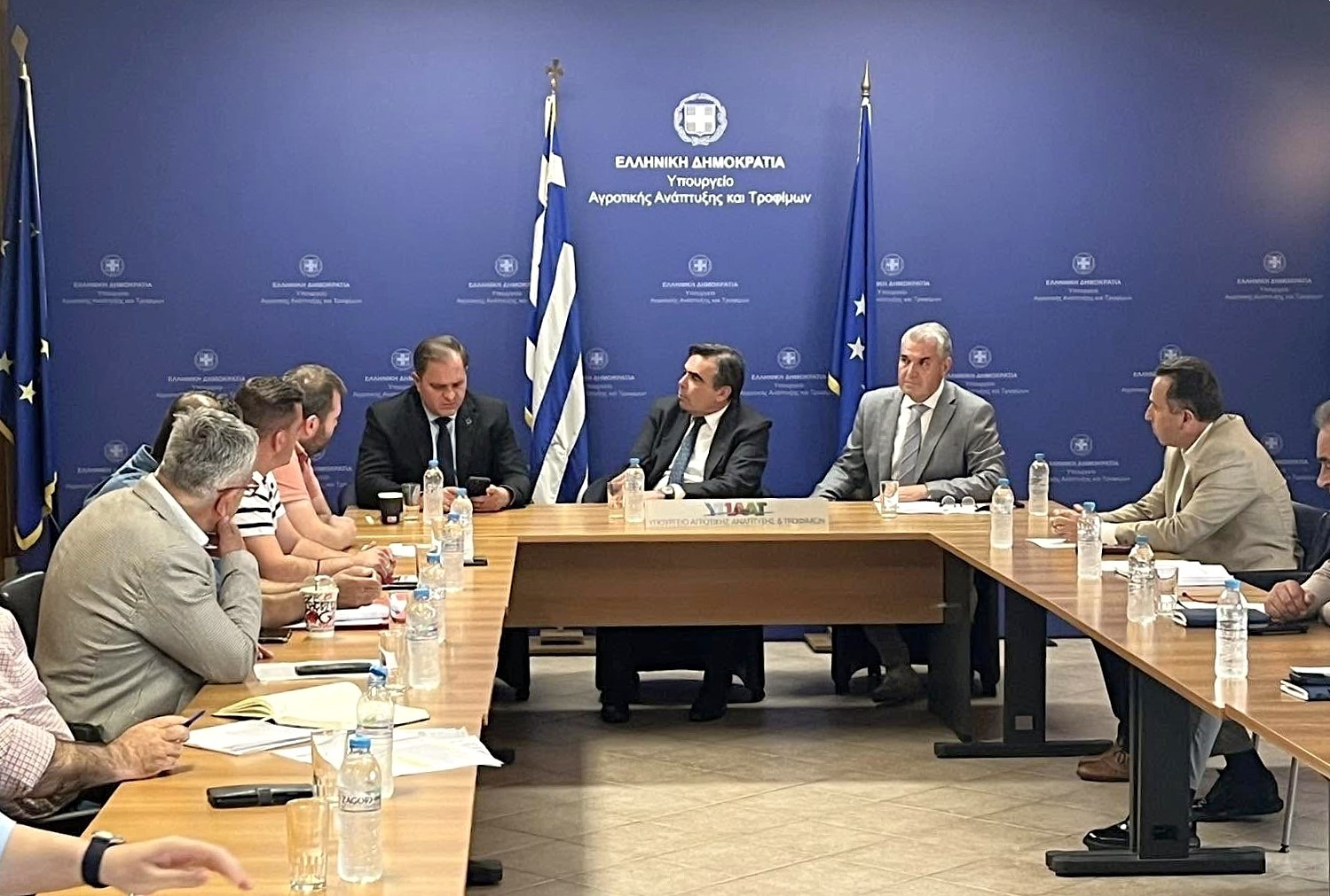 Συνάντηση στο Υπουργείο Αγροτικής Ανάπτυξης για τα προβλήματα των αγροτών της Δράμας Συνάντηση στο Υπουργείο Αγροτικής Ανάπτυξης για τα προβλήματα των αγροτών της Δράμας