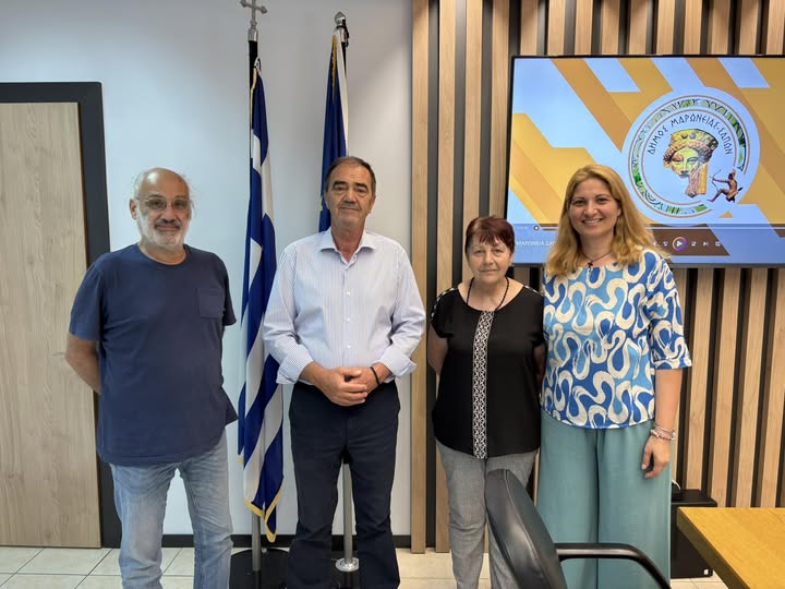 Συνάντηση του Δημάρχου Μαρώνεις- Σαπών με εκπροσώπους των Συλλόγων Τριτέκνων και Πολυτέκνων Ν. Ροδόπης Συνάντηση του Δημάρχου Μαρώνεις- Σαπών με εκπροσώπους των Συλλόγων Τριτέκνων και Πολυτέκνων Ν. Ροδόπης