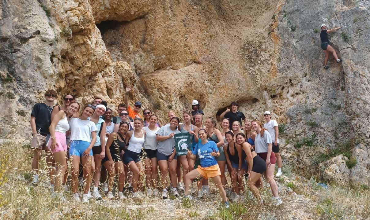 ΕΟΣ Κομοτηνής: 30 Αμερικανοί φοιτητές ανακάλυψαν τη Ροδόπη μέσα από την αναρρίχηση (φωτος) ΕΟΣ Κομοτηνής: 30 Αμερικανοί φοιτητές ανακάλυψαν τη Ροδόπη μέσα από την αναρρίχηση (φωτος)