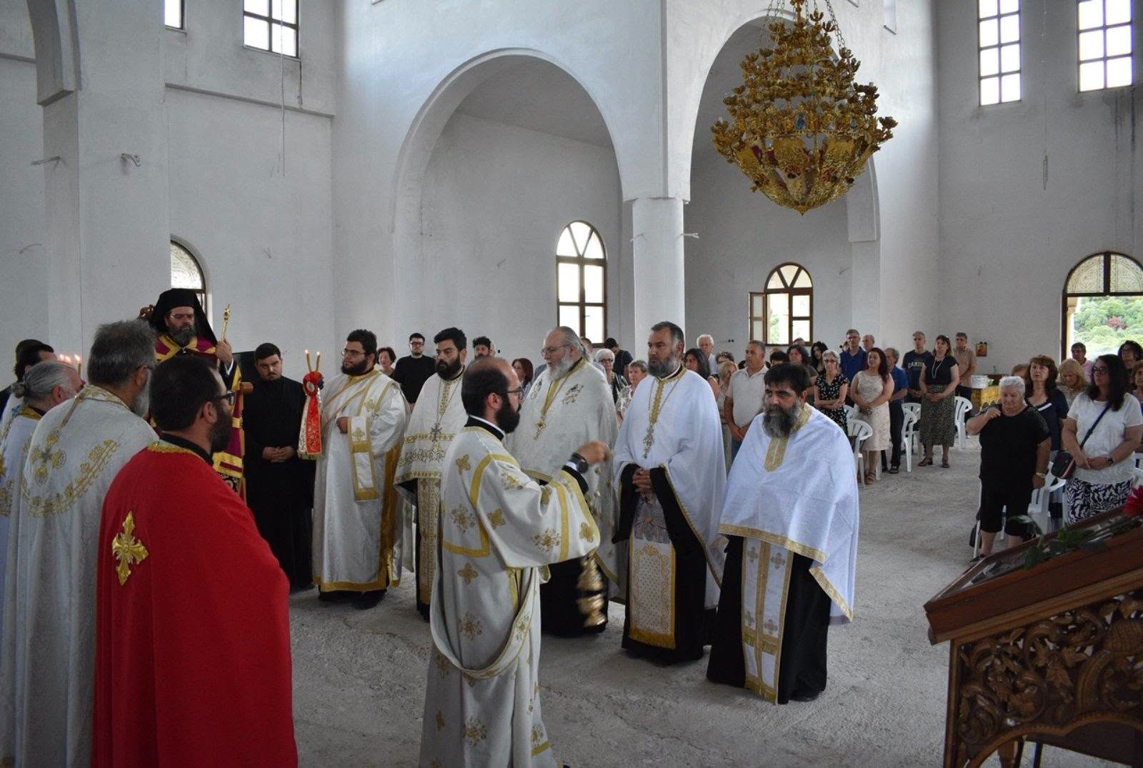 Mέγας Εσπερινός και Αρτοκλασία στον Ιερό Ναό Αγίου  Ευγενίου στα Πετρωτά Ροδόπης (φωτος)