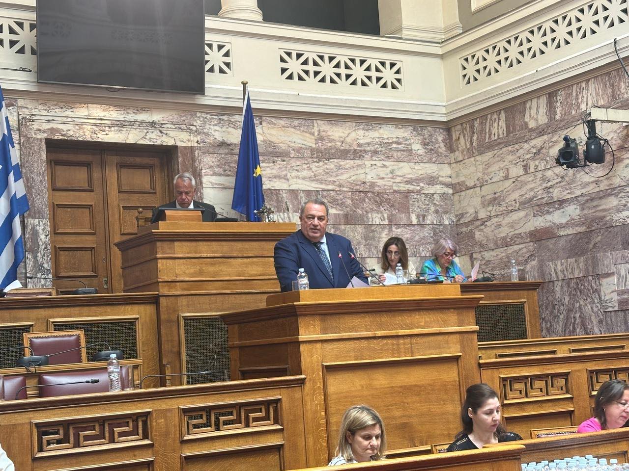 ΕΥΡΙΠΙΔΗΣ ΣΤΥΛΙΑΝΙΔΗΣ, ΕΙΣΗΓΗΤΗΣ ΤΗΣ ΠΛΕΙΟΨΗΦΙΑΣ ΣΤΗΝ ΑΝΑΘΕΩΡΗΣΗ: «ΟΣΟ ΜΕΓΑΛΥΤΕΡΗ ΕΥΘΥΝΗ ΠΕΡΝΑΜΕ ΣΤΟΥΣ ΠΟΛΙΤΕΣ, ΤΟΣΟ ΠΕΡΙΣΣΟΤΕΡΟ ΤΟΥΣ ΕΚΠΑΙΔΕΥΟΥΜΕ ΝΑ ΕΠΙΛΕΓΟΥΝ ΥΠΕΥΘΥΝΑ» ΕΥΡΙΠΙΔΗΣ ΣΤΥΛΙΑΝΙΔΗΣ, ΕΙΣΗΓΗΤΗΣ ΤΗΣ ΠΛΕΙΟΨΗΦΙΑΣ ΣΤΗΝ ΑΝΑΘΕΩΡΗΣΗ: «ΟΣΟ ΜΕΓΑΛΥΤΕΡΗ ΕΥΘΥΝΗ ΠΕΡΝΑΜΕ ΣΤΟΥΣ ΠΟΛΙΤΕΣ, ΤΟΣΟ ΠΕΡΙΣΣΟΤΕΡΟ ΤΟΥΣ ΕΚΠΑΙΔΕΥΟΥΜΕ ΝΑ ΕΠΙΛΕΓΟΥΝ ΥΠΕΥΘΥΝΑ»
