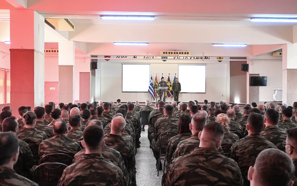 Επίσκεψη του Αρχηγού ΓΕΣ στην περιοχή ευθύνης της ΑΣΔΙΘ Επίσκεψη του Αρχηγού ΓΕΣ στην περιοχή ευθύνης της ΑΣΔΙΘ