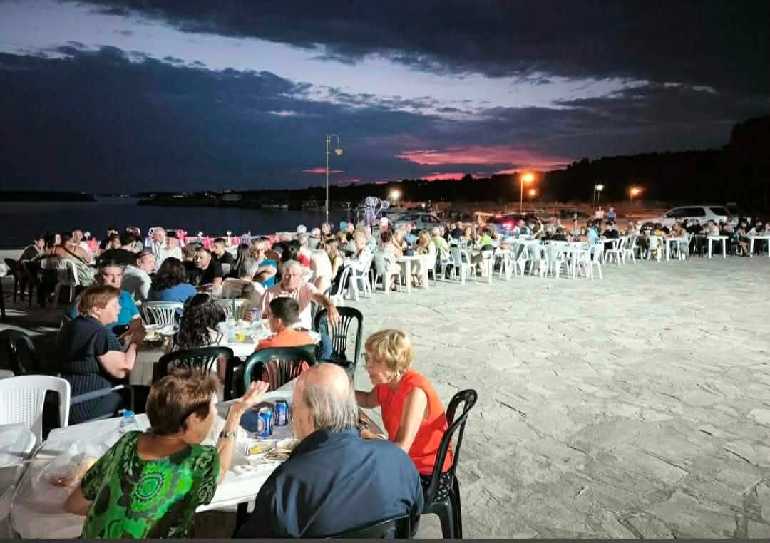 Με επιτυχία πραγματοποιήθηκε η “Γιορτή Σαρδέλας” στο Λιμάνι Αγίου Χαραλάμπους Μαρώνειας