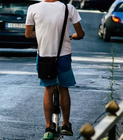 Μπαίνει όριο ηλικίας στα ηλεκτρικά πατίνια- Ποιες αλλαγές προωθεί η κυβέρνηση Μπαίνει όριο ηλικίας στα ηλεκτρικά πατίνια- Ποιες αλλαγές προωθεί η κυβέρνηση