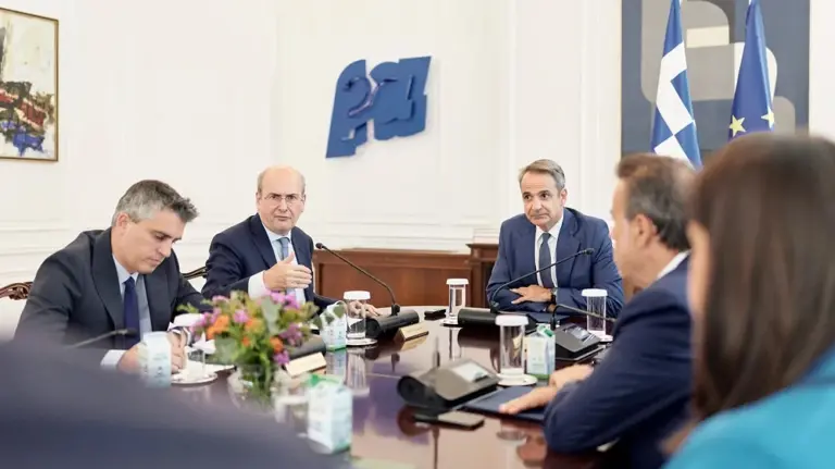 Κυριάκος Μητσοτάκης: 49,5 δισ. ευρώ για την Ελλάδα – Στόχος έως 10 δισ. ακόμη από το νέο ευρωπαϊκό Ταμείο Κυριάκος Μητσοτάκης: 49,5 δισ. ευρώ για την Ελλάδα – Στόχος έως 10 δισ. ακόμη από το νέο ευρωπαϊκό Ταμείο