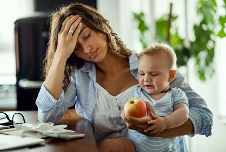 Πώς να προστατεύσετε τα παιδιά σας από τις επιπτώσεις του εργασιακού άγχους;