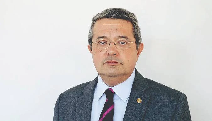 ΣΥΝΕΝΤΕΥΞΗ ΤΟΥ ΚΑΘΗΓΗΤΗ ΛΑΟΓΡΑΦΙΑΣ ΤΟΥ ΔΠΘ Μ. Γ. ΒΑΡΒΟΥΝΗ, ΔΙΕΥΘΥΝΤΗ ΤΟΥ ΕΡΓΑΣΤΗΡΙΟΥ ΛΑΟΓΡΑΦΙΑΣ ΚΑΙ ΚΟΙΝΩΝΙΚΗΣ ΑΝΘΡΩΠΟΛΟΓΙΑΣ ΓΙΑ ΤΟΝ ΣΥΓΧΡΟΝΟ ΕΛΛΗΝΙΚΟ ΛΑΪΚΟ ΠΟΛΙΤΙΣΜΟ ΣΥΝΕΝΤΕΥΞΗ ΤΟΥ ΚΑΘΗΓΗΤΗ ΛΑΟΓΡΑΦΙΑΣ ΤΟΥ ΔΠΘ Μ. Γ. ΒΑΡΒΟΥΝΗ, ΔΙΕΥΘΥΝΤΗ ΤΟΥ ΕΡΓΑΣΤΗΡΙΟΥ ΛΑΟΓΡΑΦΙΑΣ ΚΑΙ ΚΟΙΝΩΝΙΚΗΣ ΑΝΘΡΩΠΟΛΟΓΙΑΣ ΓΙΑ ΤΟΝ ΣΥΓΧΡΟΝΟ ΕΛΛΗΝΙΚΟ ΛΑΪΚΟ ΠΟΛΙΤΙΣΜΟ