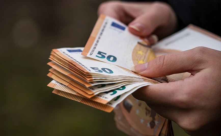 Πληρωμές Αυγούστου: Ποιοι δικαιούχοι θα δουν χρήματα στους λογαριασμούς τους