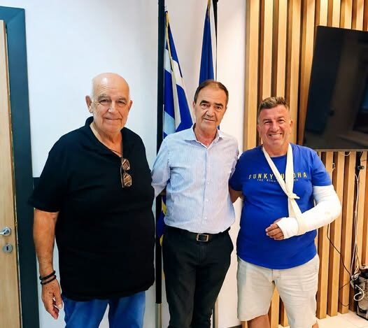 Συνάντηση μελών της ΕΠΣ Θράκης με τον Δήμαρχο Μαρώνειας- Σαπών Συνάντηση μελών της ΕΠΣ Θράκης με τον Δήμαρχο Μαρώνειας- Σαπών