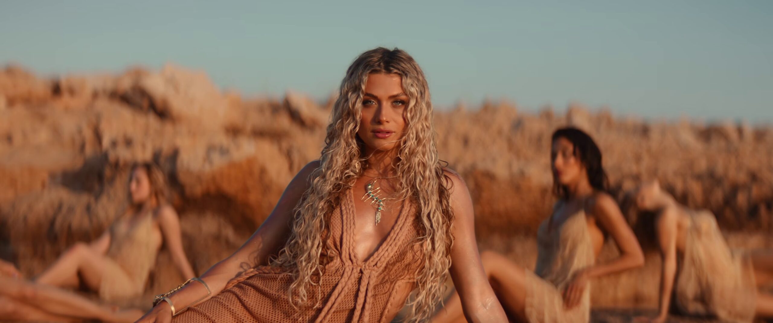 Η Antigoni παρουσιάζει το music video του «OUD» με άρωμα Κύπρου 🌊 Η Antigoni παρουσιάζει το music video του «OUD» με άρωμα Κύπρου 🌊