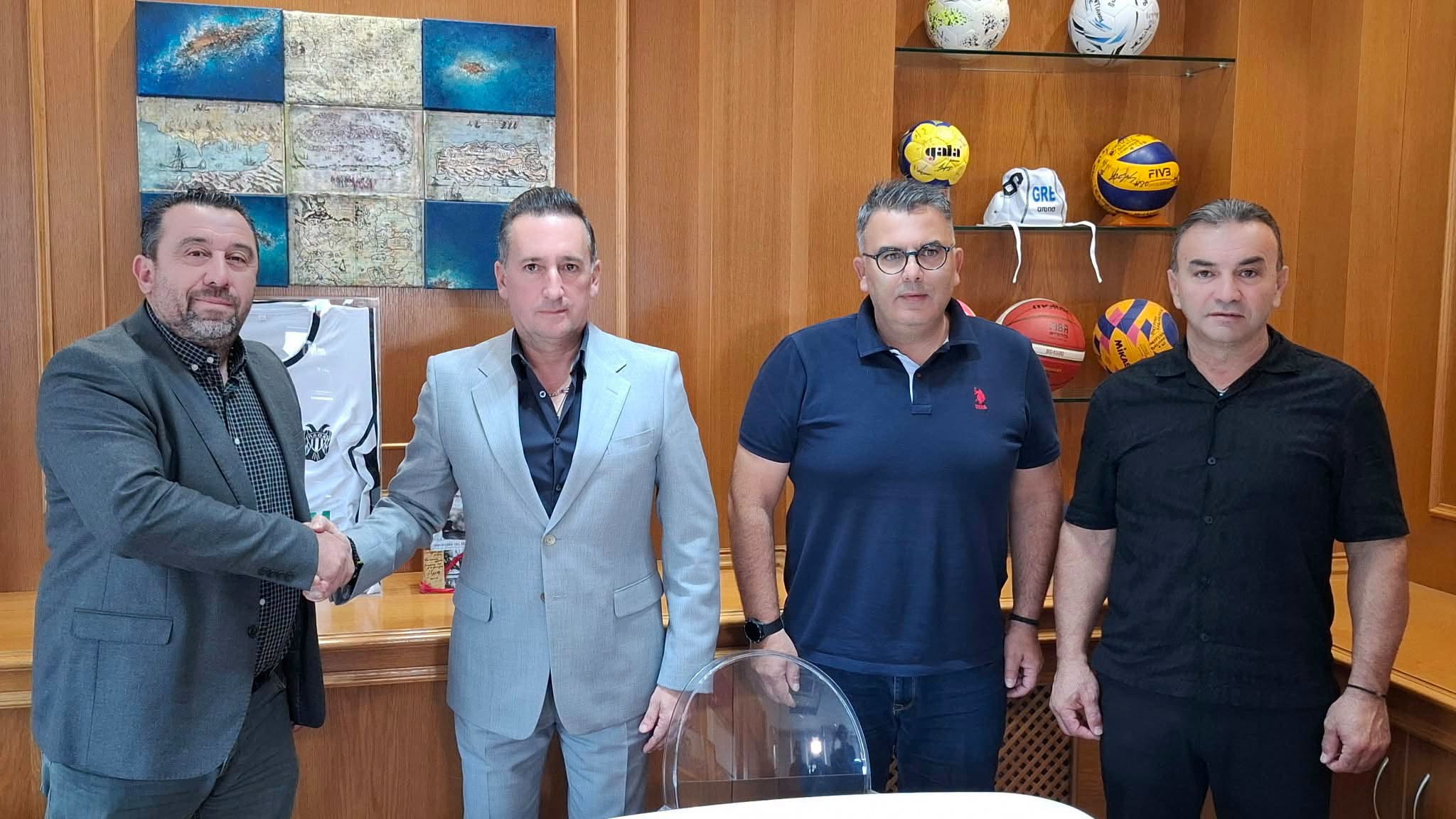 Στον Δήμο Αλεξανδρούπολης 4 νέες φορητές μονάδες πυρόσβεσης Στον Δήμο Αλεξανδρούπολης 4 νέες φορητές μονάδες πυρόσβεσης