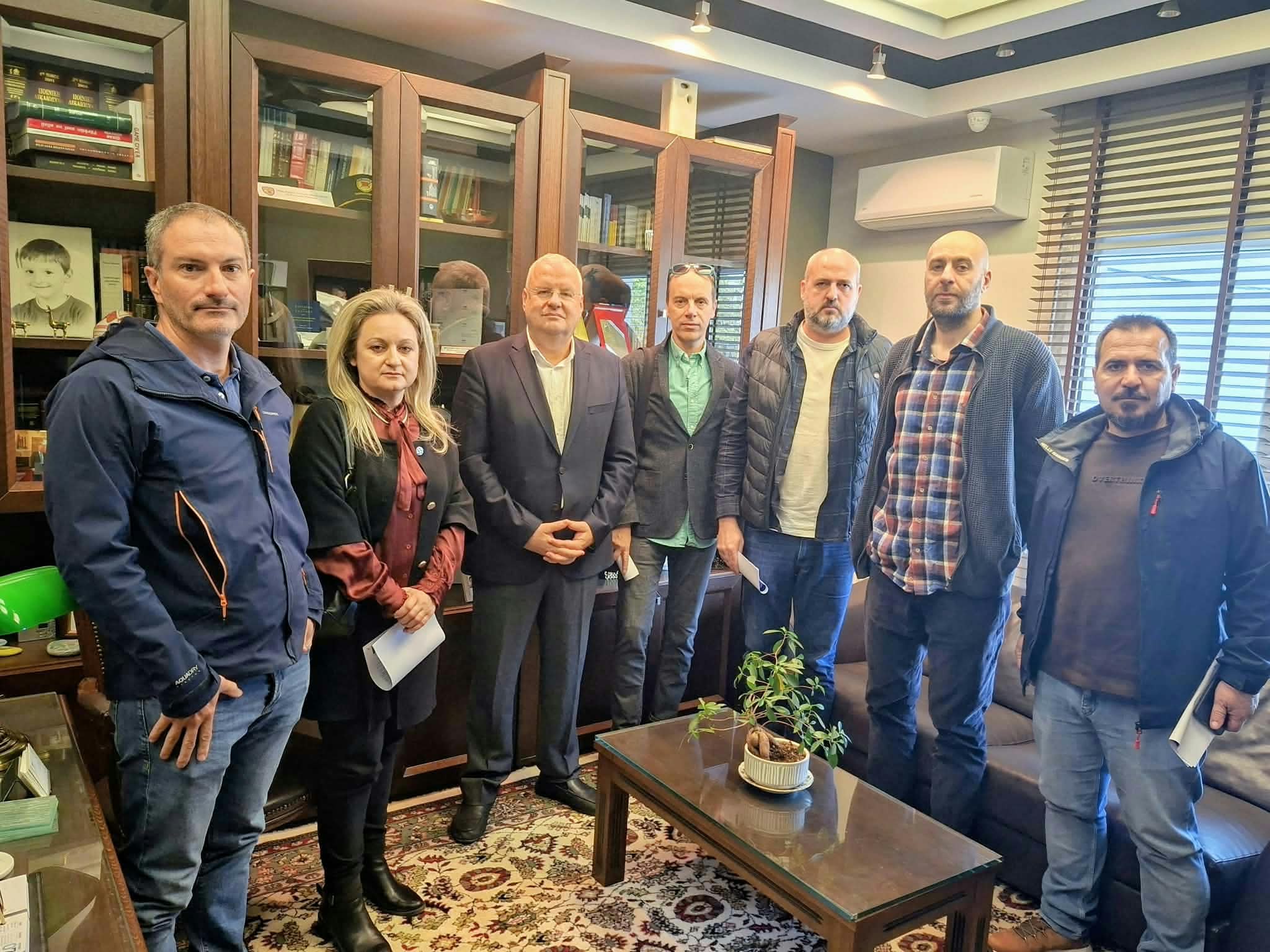 Συνάντηση βουλευτή Ροδόπης Ιλχάν Αχμέτ με τους εκπροσώπους τοπικών Κέντρων Υποδοχής Δηλώσεων της ΠΕ Ροδόπης Συνάντηση βουλευτή Ροδόπης Ιλχάν Αχμέτ με τους εκπροσώπους τοπικών Κέντρων Υποδοχής Δηλώσεων της ΠΕ Ροδόπης