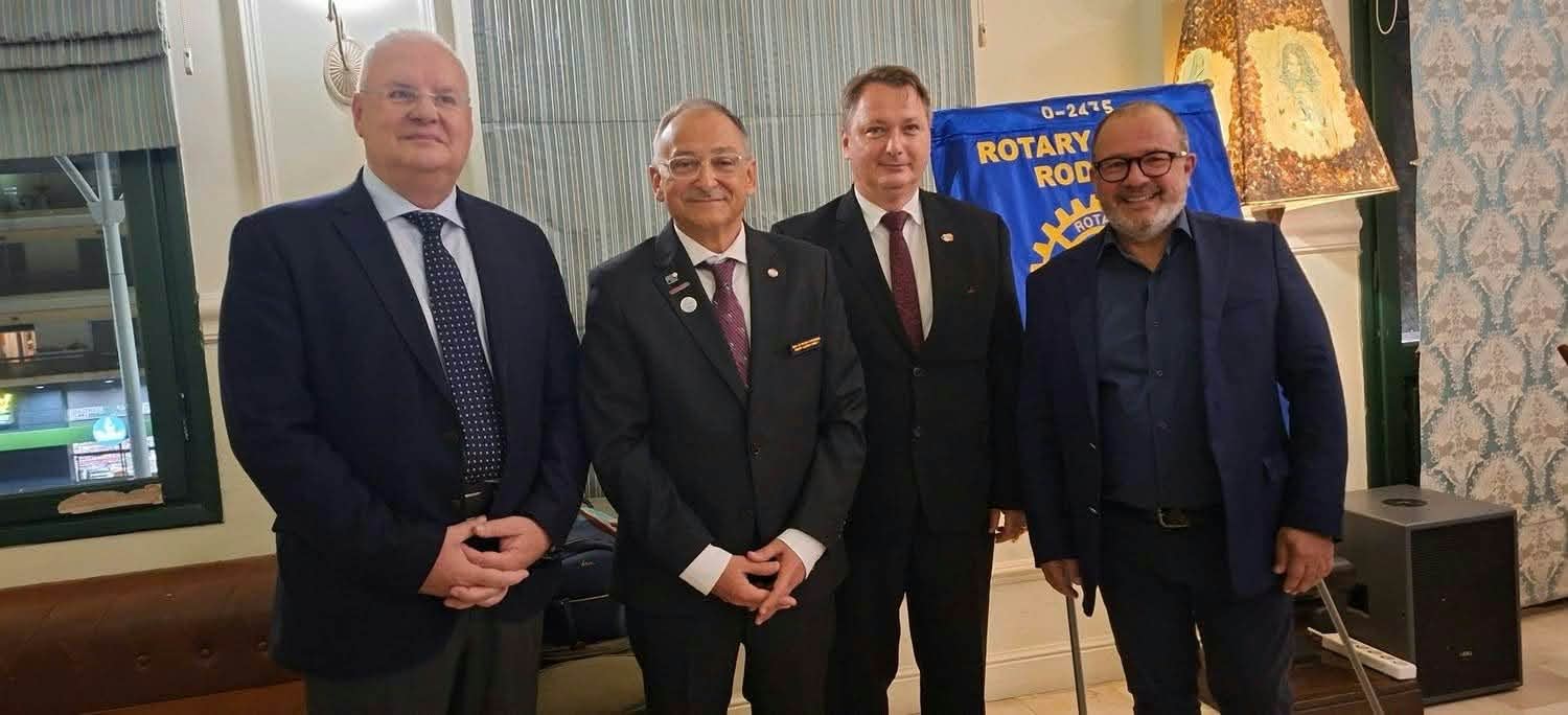 Ιλχάν Αχμέτ από Gala End Polio Now: “Έμφαση στην πρόσβαση στα εμβόλια για την πολυομελίτιδα”