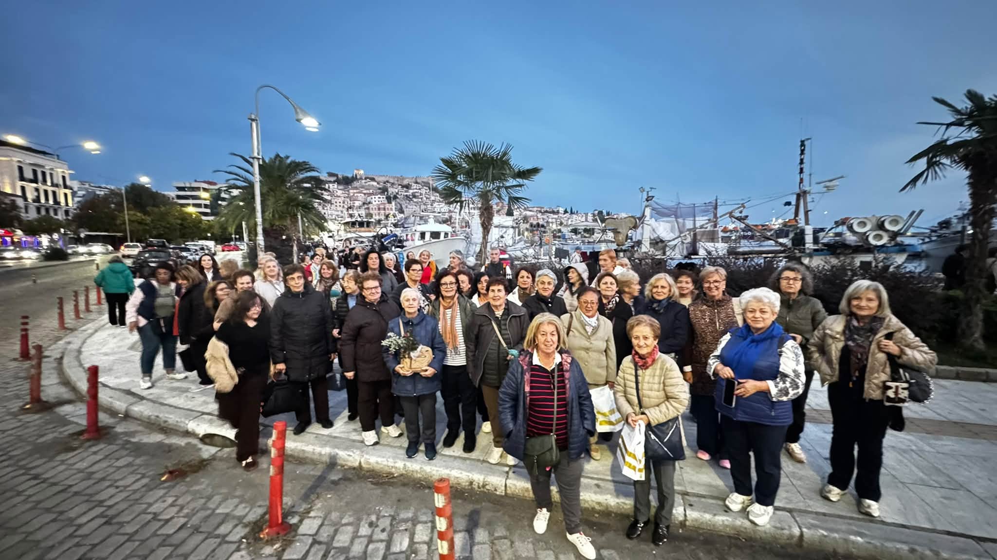 Εκδρομή του Συλλόγου Συνοικισμού Σταθμού Κομοτηνής σε Νικήσιανη και Παλαιοχώρι Καβάλας (φωτος) Εκδρομή του Συλλόγου Συνοικισμού Σταθμού Κομοτηνής σε Νικήσιανη και Παλαιοχώρι Καβάλας (φωτος)