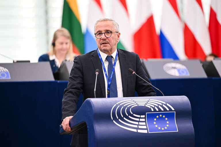 Γιώργος Μανιάτης προς Ευρωπαίο Επίτροπο για τουρκικές προκλήσεις: «Θα περάσετε επιτέλους από τα λόγια στις πράξεις;» Γιώργος Μανιάτης προς Ευρωπαίο Επίτροπο για τουρκικές προκλήσεις: «Θα περάσετε επιτέλους από τα λόγια στις πράξεις;»