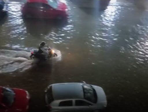 Πλημμύρες στην Ξάνθη από τη δυνατή νεροποντή το βράδυ της Κυριακής -Δρόμοι μετατράπηκαν σε  ποτάμια!